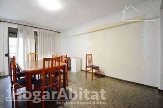 Appartement  Calle ausias march, d'. Perfecto para invertir! amplio, luminoso y económico con garaje