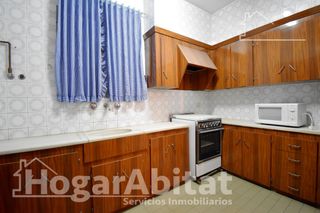 Haus  Avenida verge del castell. Amplia casa de pueblo con terraza, balcón y trastero