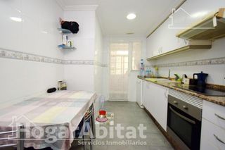 Appartamento  Calle río vinalopó. Amplio, muy luminoso y exterior con garaje y balcón