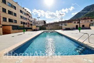 Pis  Camino dula de la. Hogar de lujo! muy amplio y luminoso en residencial con piscina,