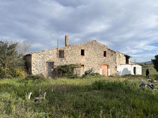 Masia a Camí del molí 3. Masia a reformar