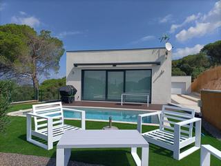 Maison dans Carrer alzina 73. Casa a estrenar con piscina y vistas panormicas