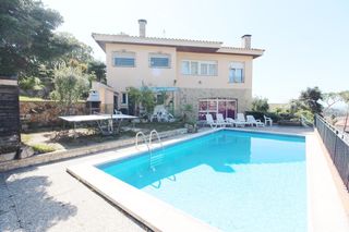 House in Roca Grossa. Con licencia, vista al mar, 1400mt de la playa !