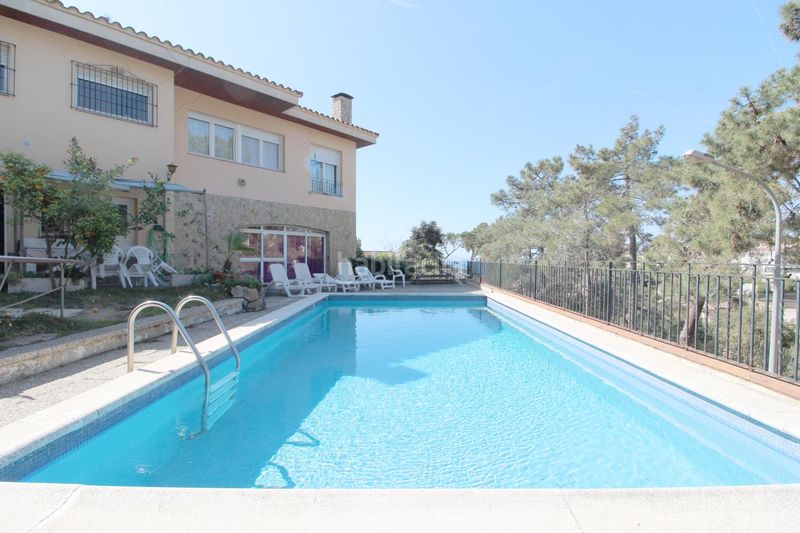 Foto 514f9adf-e212-42e3-9beb-59c0b10c6d04. Casa amb calefacció aparcament piscina a Roca Grossa Lloret de Mar