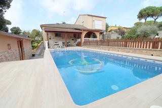 Maison  Carrer ronda goba. Gran casa con piscina y privaciad !