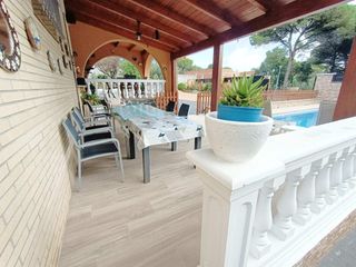 Haus in Calle ronda goba. Gran casa con piscina y privaciad !