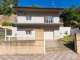 Haus  Avellaner 90. Totalmente reformada con garaje y jardin