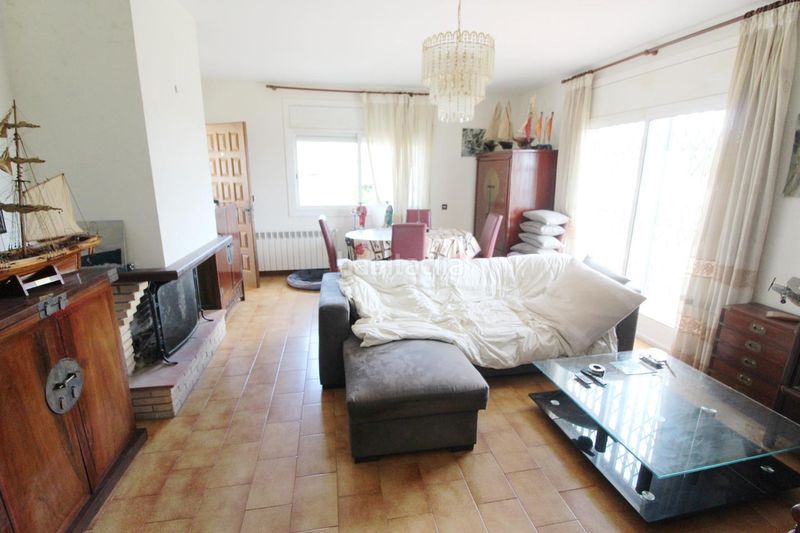 Foto bac2988f-0915-4974-a01f-86c623154b93. Casa amb aparcament piscina a Aiguaviva Parc Vidreres