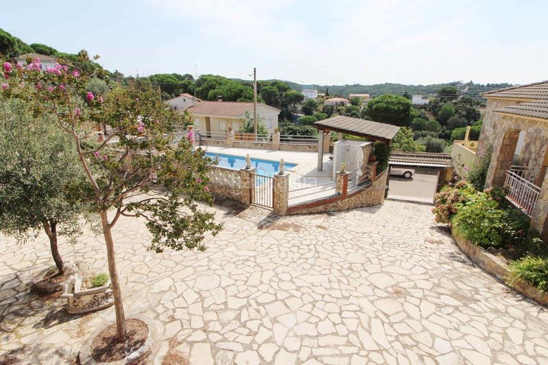 Foto 396e3b79-f567-4ae5-a9ff-bfc66a952b7e. Casa amb calefacció aparcament piscina a Aiguaviva Parc Vidreres