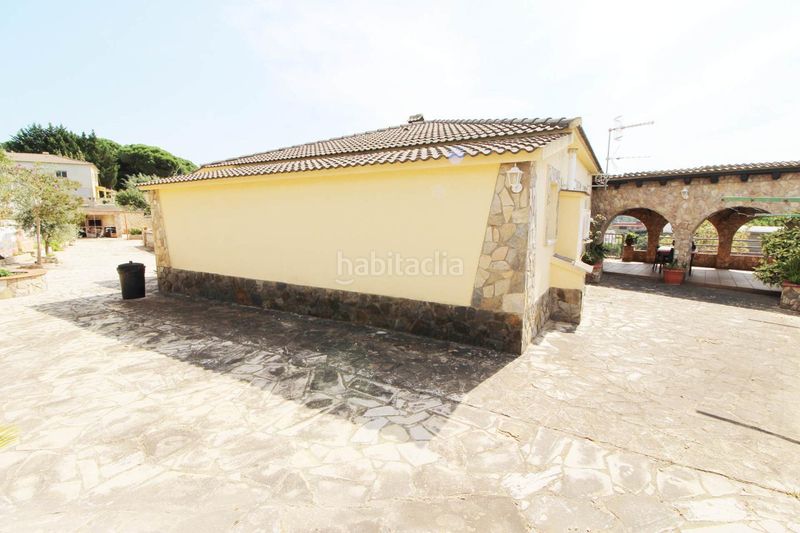 Foto 3e7cd1fd-42ed-45a9-acb9-67dbe789774f. Casa amb calefacció aparcament piscina a Aiguaviva Parc Vidreres