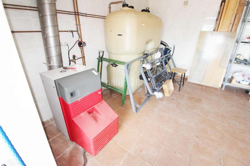 Foto b9d0dc5c-cae0-4d51-b91f-f1880e34728e. Casa amb calefacció aparcament piscina a Aiguaviva Parc Vidreres