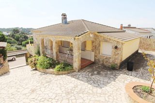 Maison  Calle petúnia. 1 sola planta con piscina y garaje !
