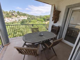 Casa  Eucaliptus. Casa reciente con garaje y vistas