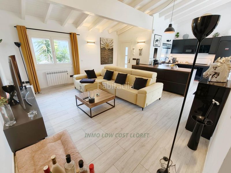 Foto ad6ab9db-aaf8-4863-acbf-5f0af684c385. Casa amb aparcament piscina a Aiguaviva Parc Vidreres