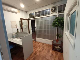 Local Comercial a Carrer de sant jaume 360. Local en galerias de calella. ideal despacho profesional, fisiot
