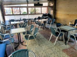 Local commercial  Carrer del turisme. Localo comercial con licencia y salida de humos