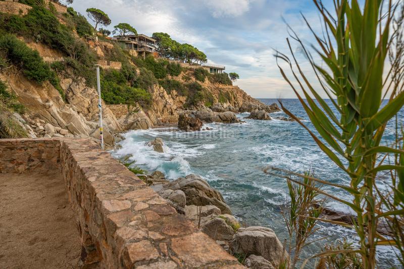 Foto a6b93272-cd15-4e82-aa5d-ad13615f481c. Doppelhaus mit heizung parking pool in Montgoda Lloret de Mar