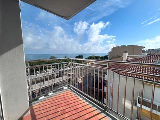 Appartement  Carrer d'amadeu. Piso junto a la estacin de tren con vistas al mar