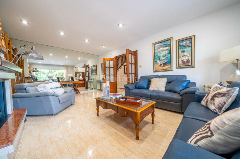 Foto 0a02ed50-27d1-4fa8-be23-00cbd6acdc4a. Casa amb xemeneia calefacció aparcament a Poblenou Pineda de Mar