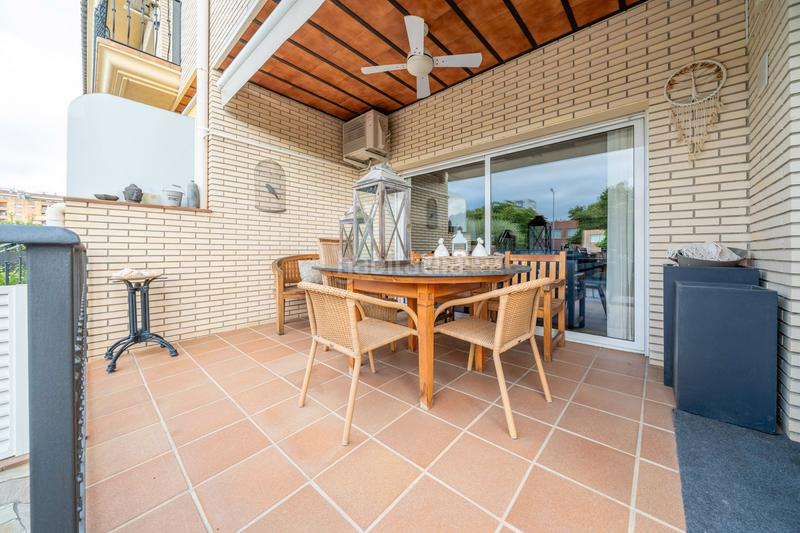 Foto 7980a58e-b3df-44b9-b4c2-6f55bb63c7f1. Casa amb xemeneia calefacció aparcament a Poblenou Pineda de Mar