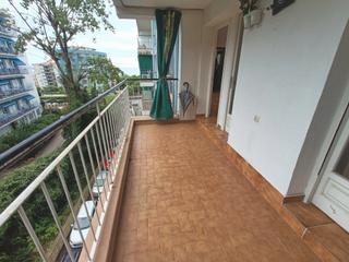 Pis  Carrer puig de popa. Piso con terraza y vistas en zona residencial