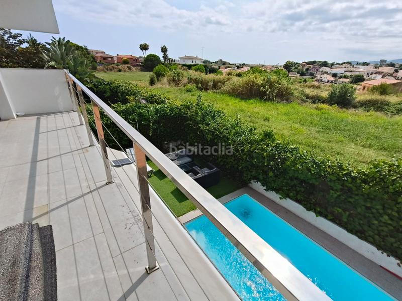 Foto 3b9a692f-2688-4932-9a85-497b6b114239. Xalet amb xemeneia calefacció aparcament piscina a Pineda de Mar