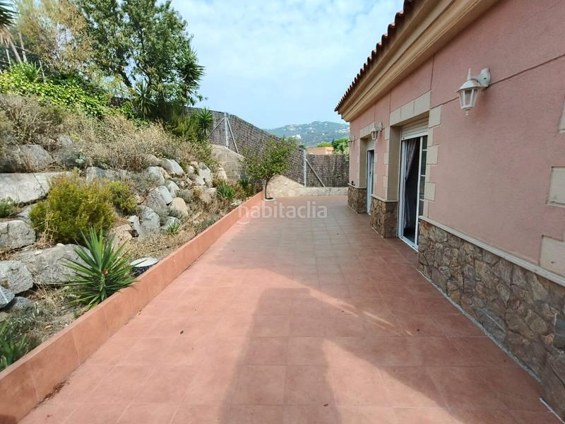 Foto 105bfdfb-b46d-49cb-b2b1-1427f7a84943. Casa gran casa de 6 dormitorios, con piscina y vistas al mar en Calella