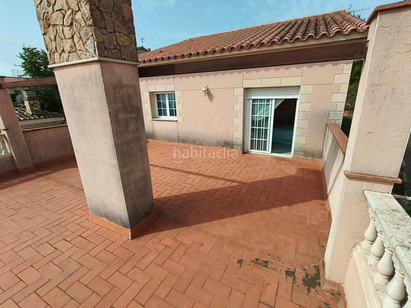 Foto 5f1d50bf-a0c8-4930-9afa-c2c9d5e1d513. Casa gran casa de 6 dormitorios, con piscina y vistas al mar en Calella