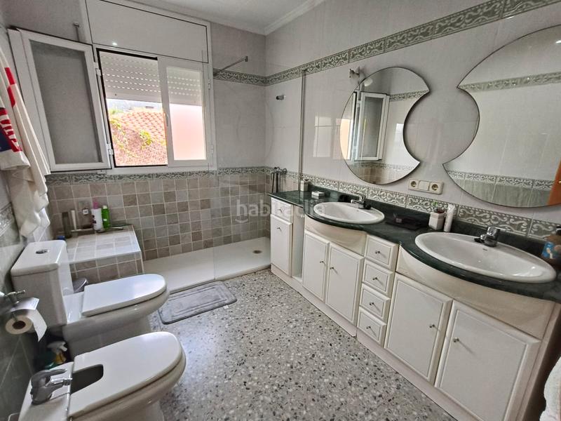 Foto c451a3f8-51d5-49c7-b305-46ccd1bac474. Casa gran casa de 6 dormitorios, con piscina y vistas al mar en Calella