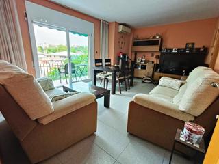 Appartement  Riera de cirera 36. Piso grande, reformado con vistas despejadas