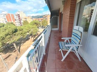Pis a Carrer goya 10. Piso exterior, soleado con terraza.
