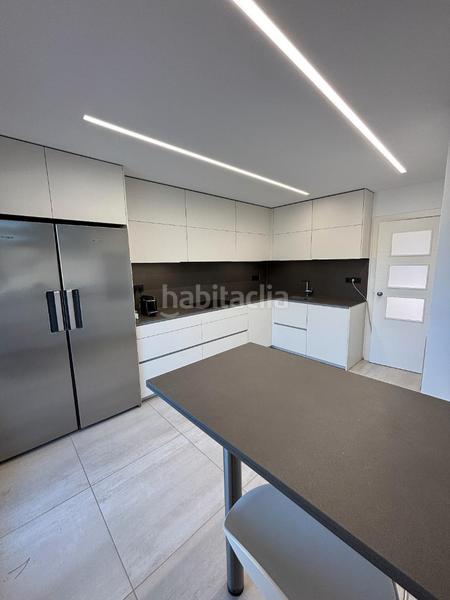 Foto b2394d5d-cd07-41c2-a5d5-11bc1d2f7180. Haus mit kamin heizung parking pool in Calella