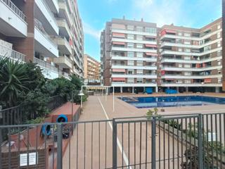 Pis  Carrer del montnegre. Piso en calella, exterior, ascensor, piscina. Pis  Carrer del montnegre. Piso en calella, exterior, ascensor, piscina.