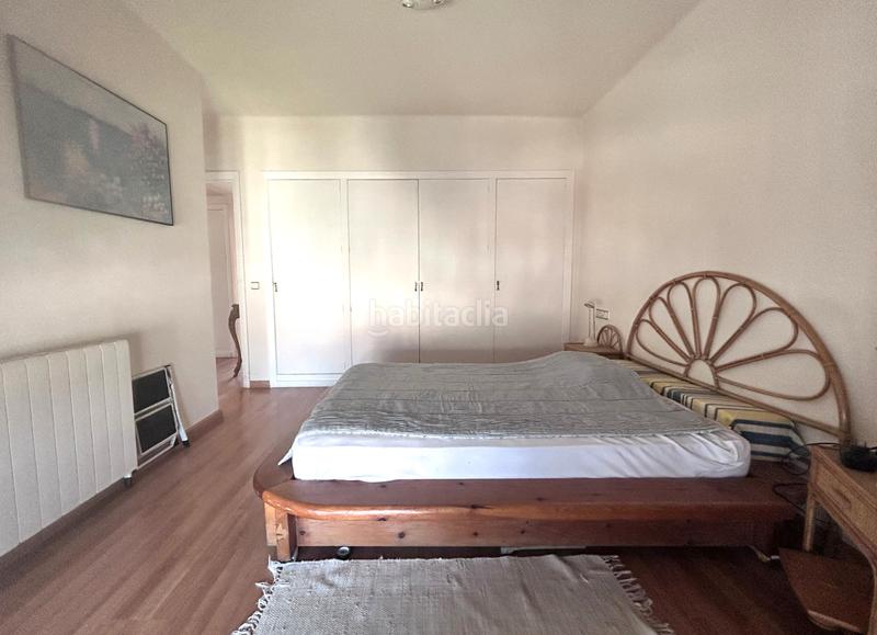 Foto 660af9fd-daf6-42ce-bac8-1228d292fc12. Àtic amb xemeneia calefacció aparcament a Poblenou Pineda de Mar