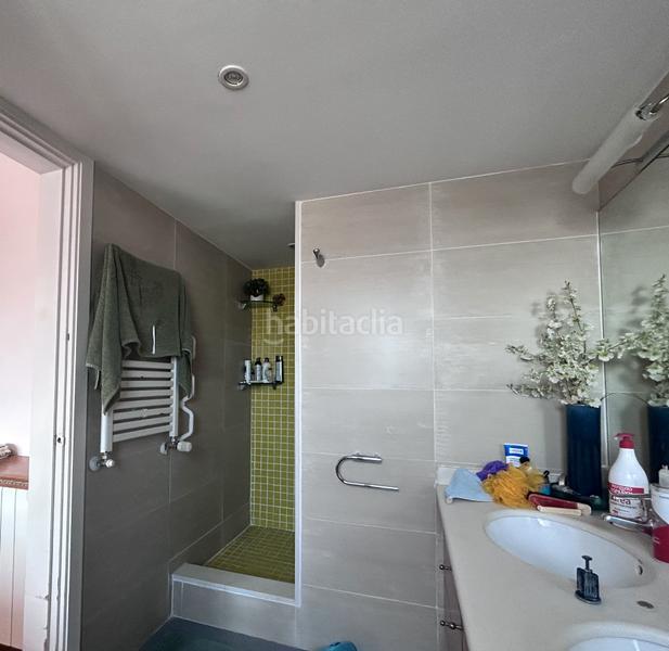 Foto 8d004dca-5e2d-4f38-9255-ca3330836d4a. Àtic amb xemeneia calefacció aparcament a Poblenou Pineda de Mar