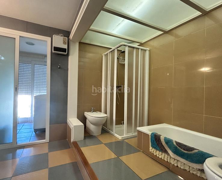 Foto a494e5f2-311a-4cb9-9f29-413a17b313a9. Àtic amb xemeneia calefacció aparcament a Poblenou Pineda de Mar