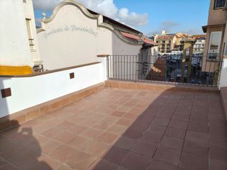 Casa  Pla�a de l'u d'octubre. Casa a estrenar en el coraz�n de calella.