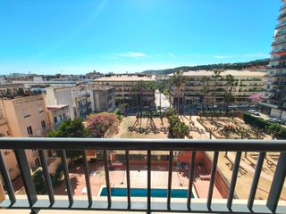 �tic a Carrer rierany dels frares 133. Piso �tico, 2 plazas de parking, piscina, sol..... amueblado. lo
