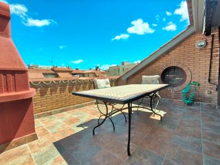 Duplex  Carrer camós. Ático dúplex junto al mar, zona residencial, piscina comunitaria