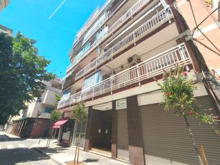 Pis  Carrer de moragas. Piso completo con dos dormitorios dobles en pleno centro.
