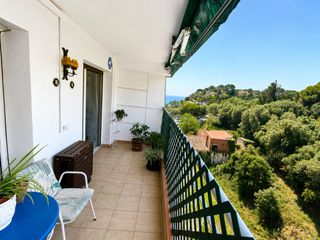 Pis  Carrer puig de popa 12. Piso con con terracita y preciosas vistas mar y montaña