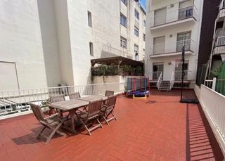 Pis  Carrer de sant joan. Amplio  piso con gran terraza en pleno centro