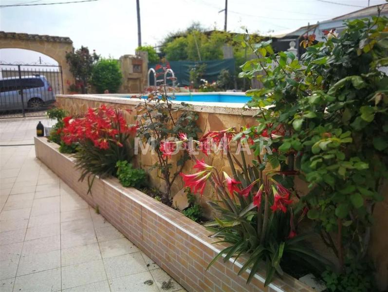 Foto 27fe2ca9-af59-4677-a5de-be7ccaeaffdf. Chalet con piscina in Vilamarxant