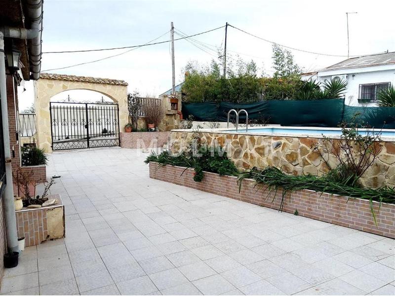 Foto 6902830d-1bfb-4c53-b80e-7517ae3aee4d. Chalet con piscina in Vilamarxant