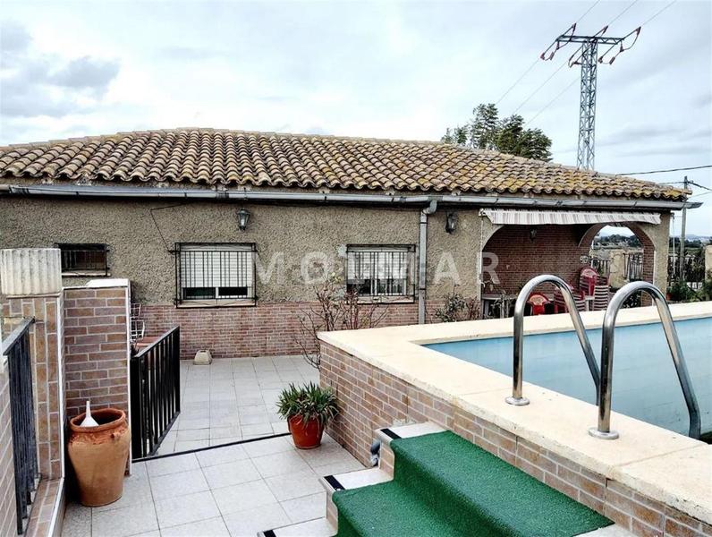 Foto 69af7c2c-99e7-493f-8189-158e069fbedf. Chalet con piscina in Vilamarxant