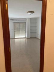Pis a Avinguda jaume i 7. Vivienda con ascensor y plaza de garaje en canals.