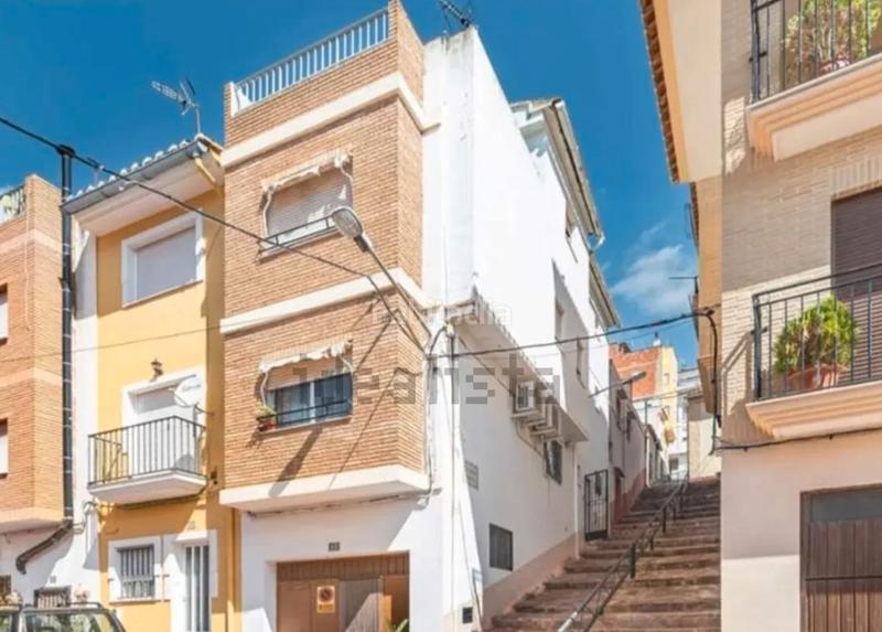 Foto da455c91-818f-42b2-8898-20d9543a1acc. Maison jumelée avec parking dans Gátova