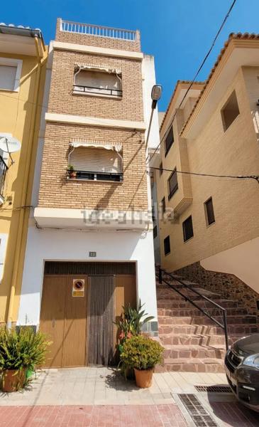 Foto ff4cb8dc-38cd-4e67-bfb5-6a5903ac09f2. Maison jumelée avec parking dans Gátova