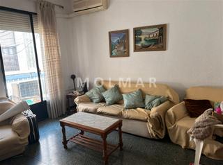 Etagenwohnung in Alquenència - Venècia