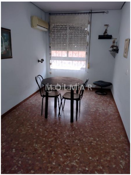 Foto b1b6ca53-df27-4ae3-9af7-ae8a2a4bebf2. Edifici a Villavieja